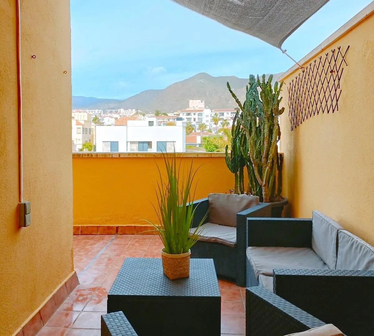 아파트 El Jazmin Suites, 3 Hab, Gran Terraza Con Vistas A La Montana Y A 15 Min De La Playa 아구아둘세