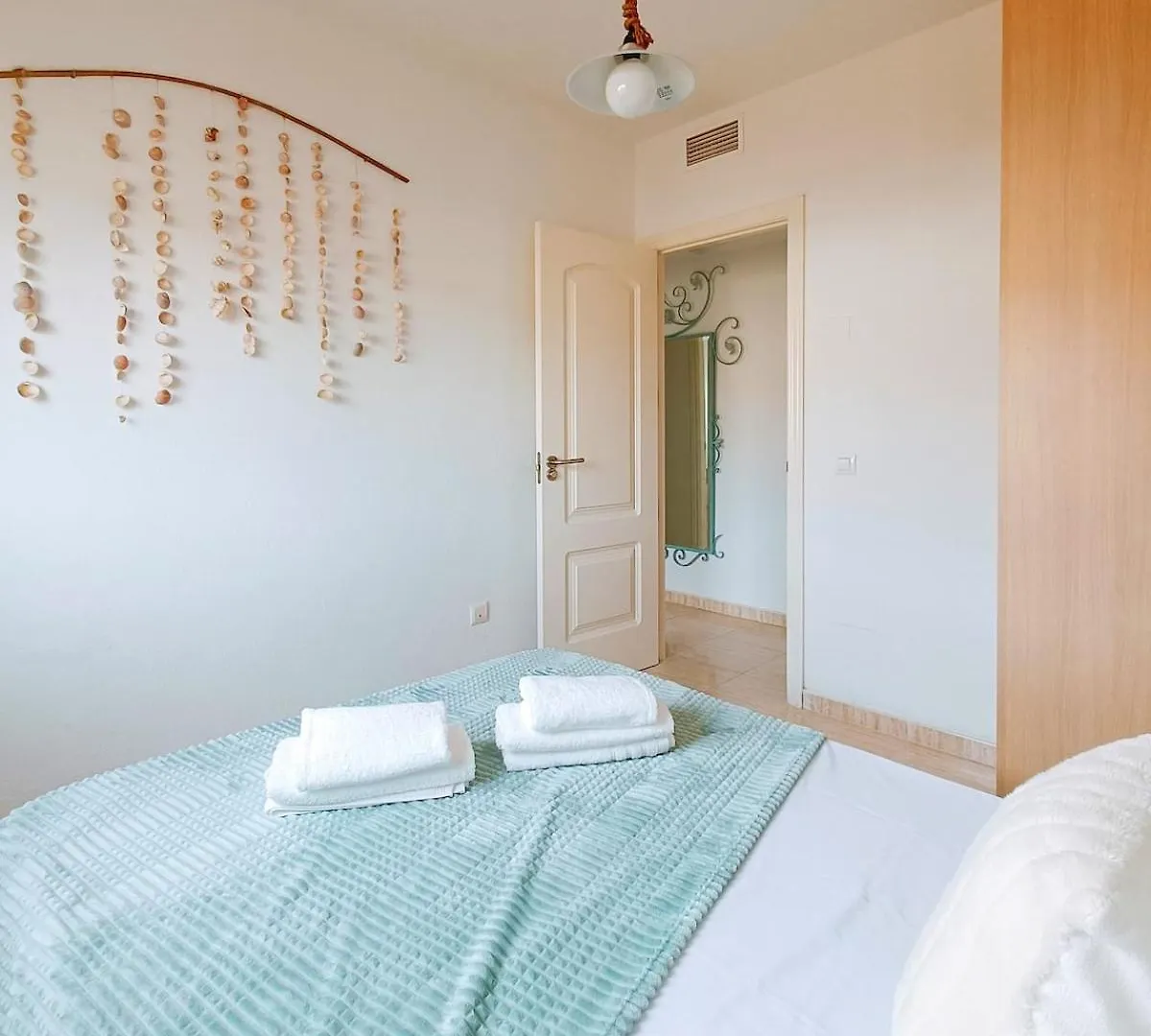 El Jazmin Suites, 3 Hab, Gran Terraza Con Vistas A La Montana Y A 15 Min De La Playa 아구아둘세 0*,  스페인